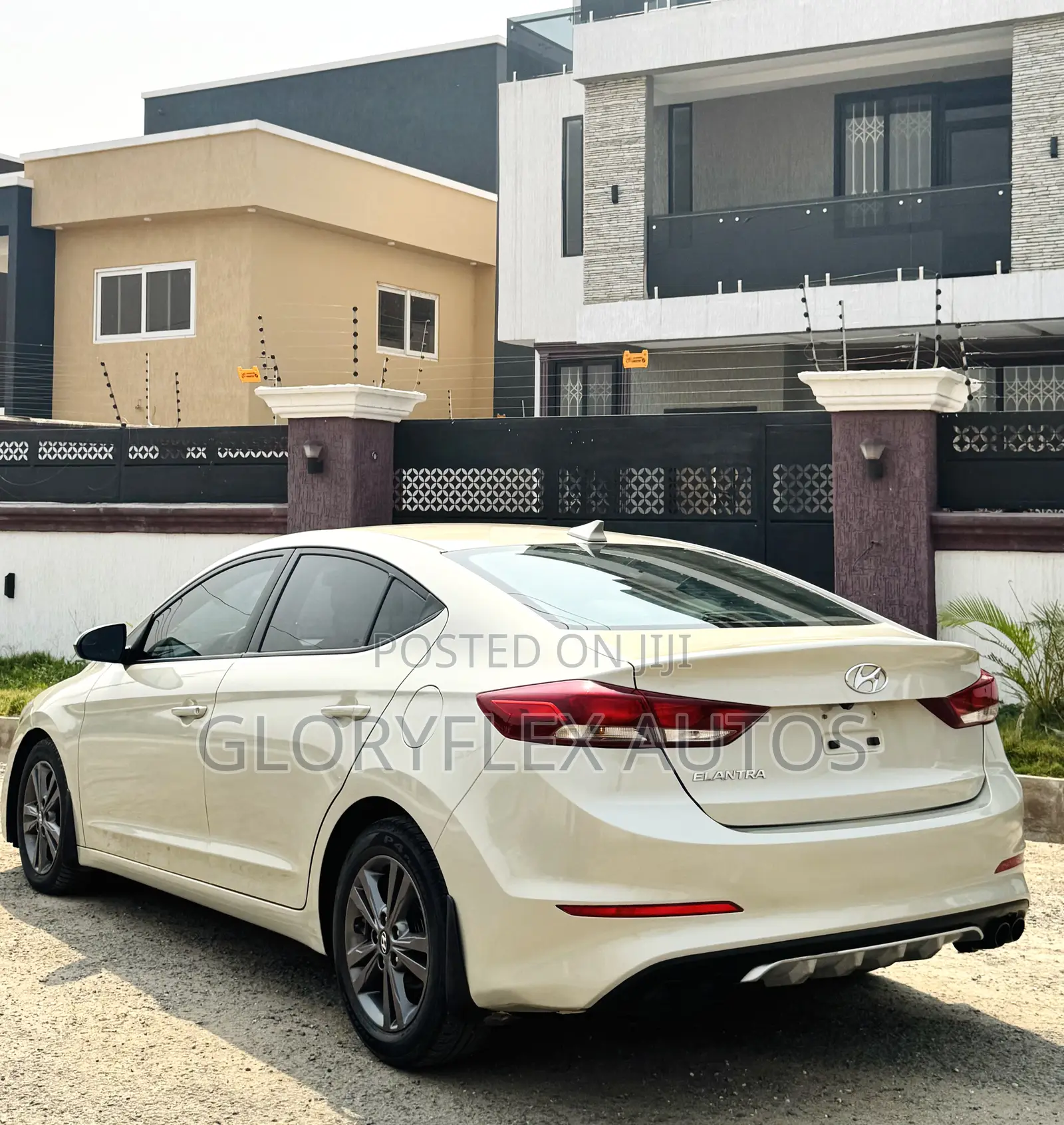 Hyundai Elantra SE Sedan FWD (2.0L 4cyl 6M) 2017 Beige