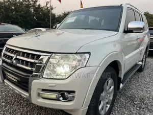 Mitsubishi Pajero 2017 White
