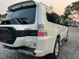 Mitsubishi Pajero 2017 White