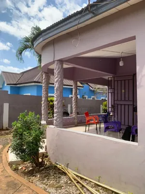 4bed/Clinic 4sale Santasi Nkoranza