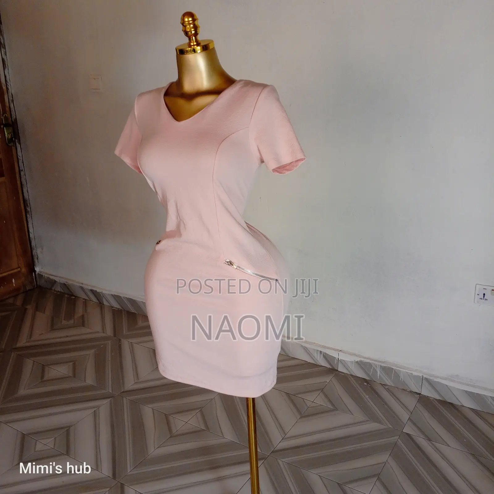 Classy Soft Pink v-Neck Bodycon Dress - Size M (Thrifted)