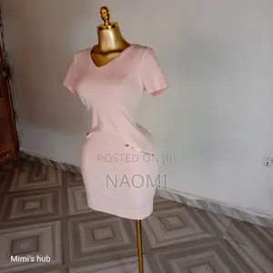 Classy Soft Pink v-Neck Bodycon Dress - Size M (Thrifted)
