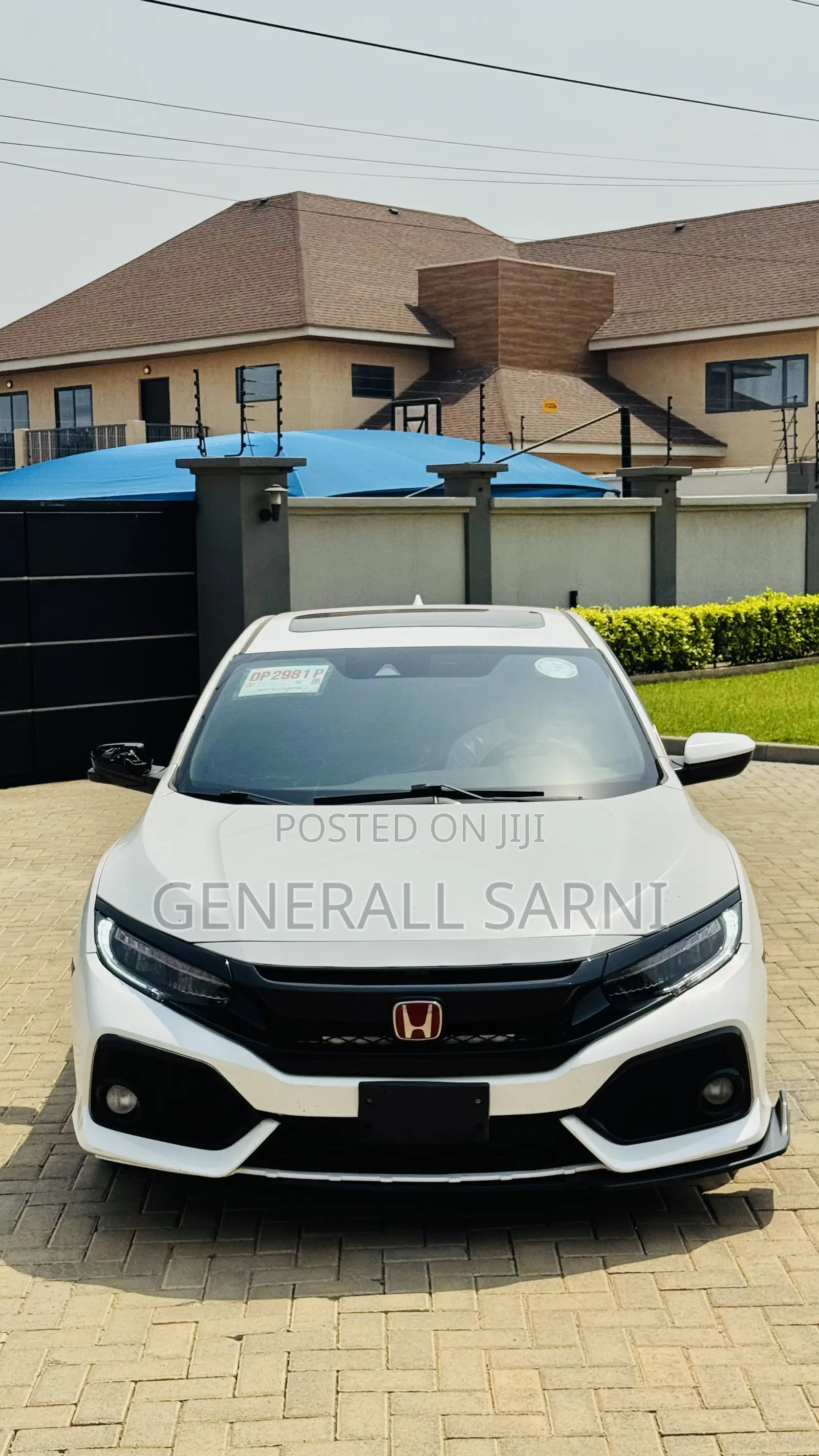 Honda Civic LX 4dr Hatchback (1.5L 4cyl) 2017 White