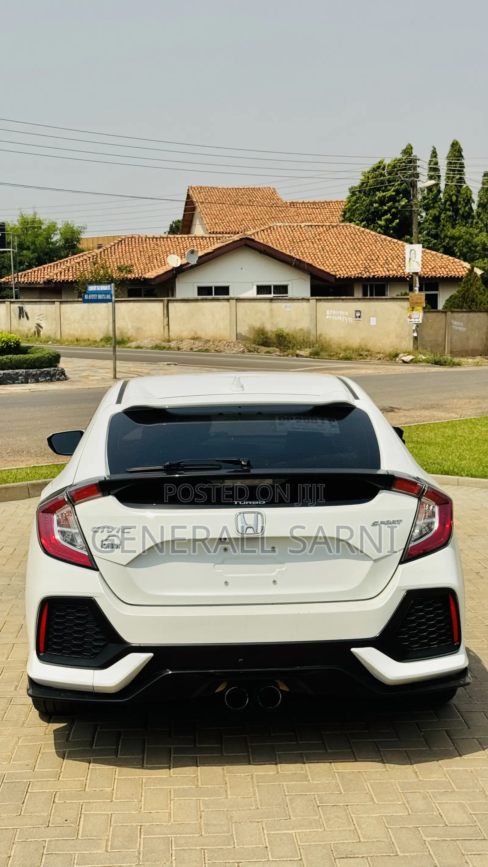 Honda Civic LX 4dr Hatchback (1.5L 4cyl) 2017 White