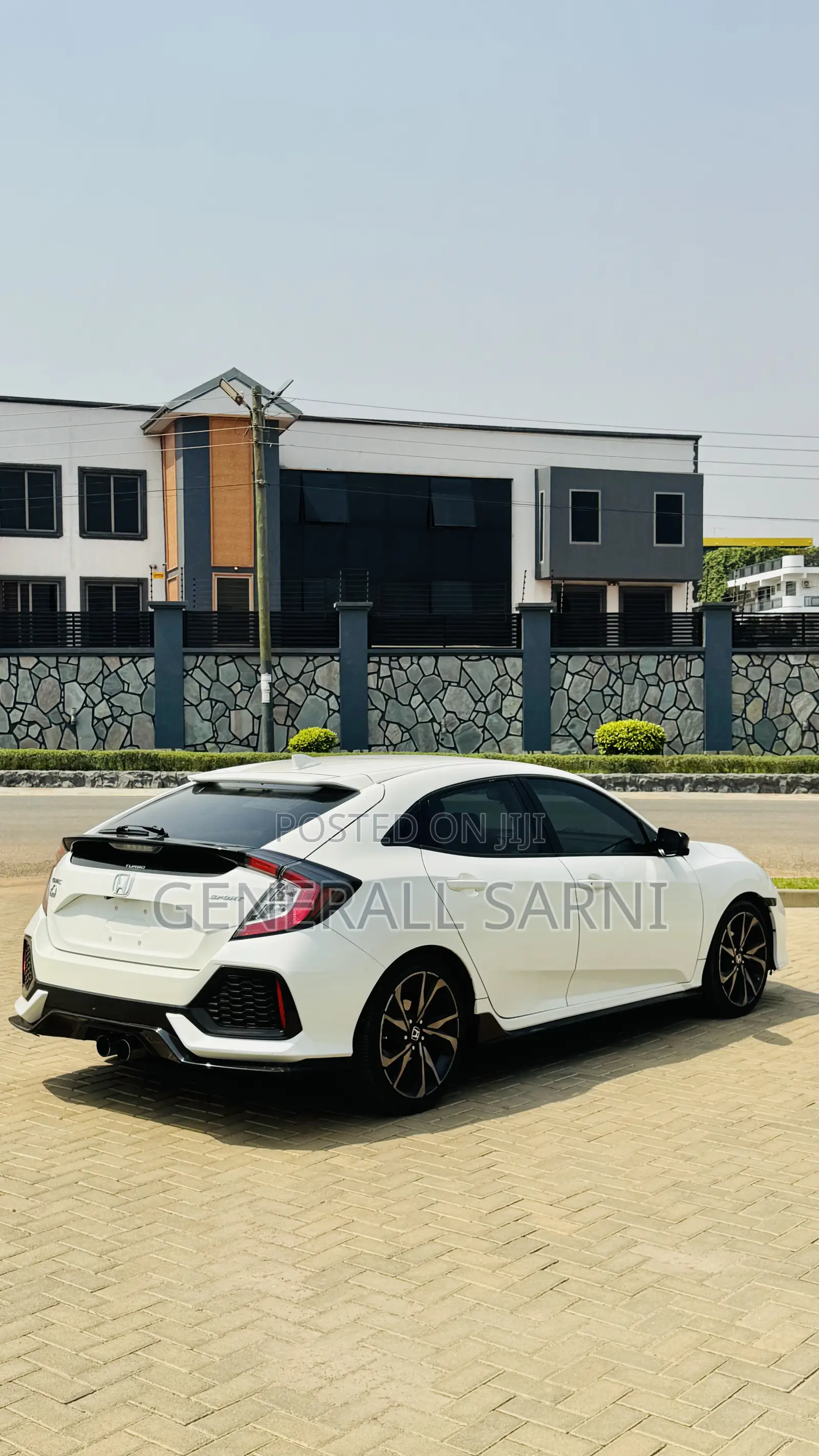 Honda Civic LX 4dr Hatchback (1.5L 4cyl) 2017 White