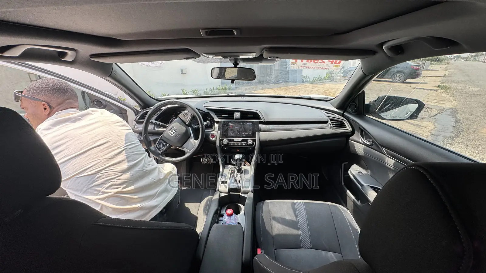 Honda Civic LX 4dr Hatchback (1.5L 4cyl) 2017 White