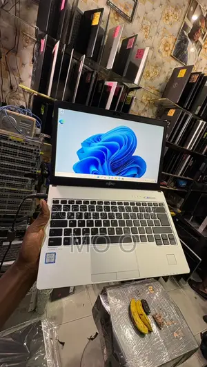 Laptop Fujitsu Lifebook AH551 8GB Intel Core I7 SSD 256GB