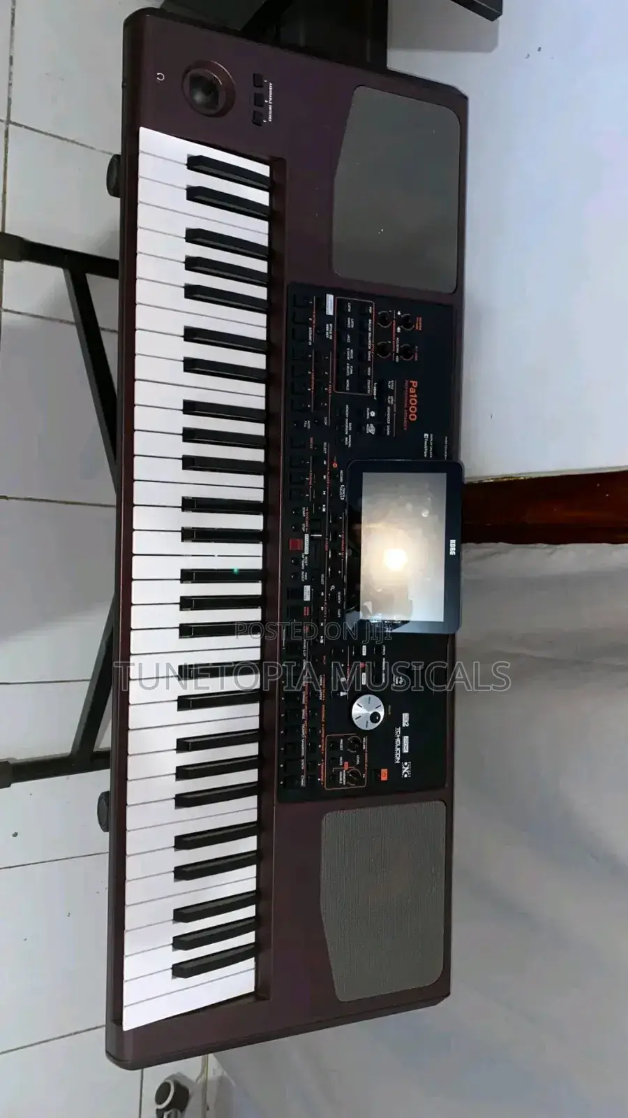 Korg Pa1000 61-key Professional Arranger Keyboard