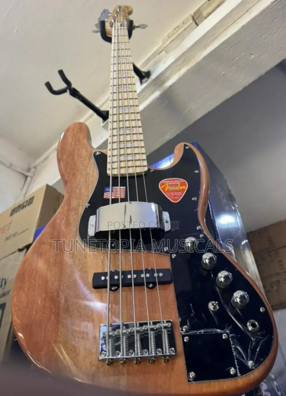 Fender Active 5-strings Jazz Bass Guitar