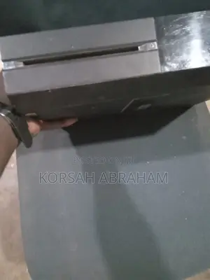 Xbox One With 1 Controller and 5 Games