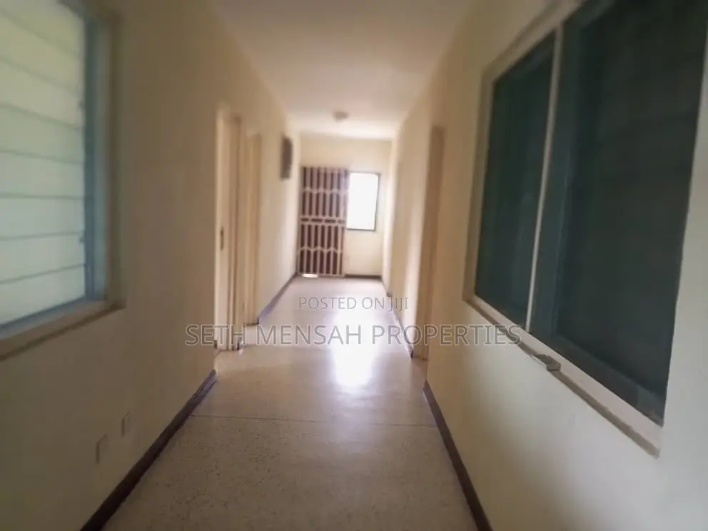 5bdrm House in Seth, Prisons School Area for sale