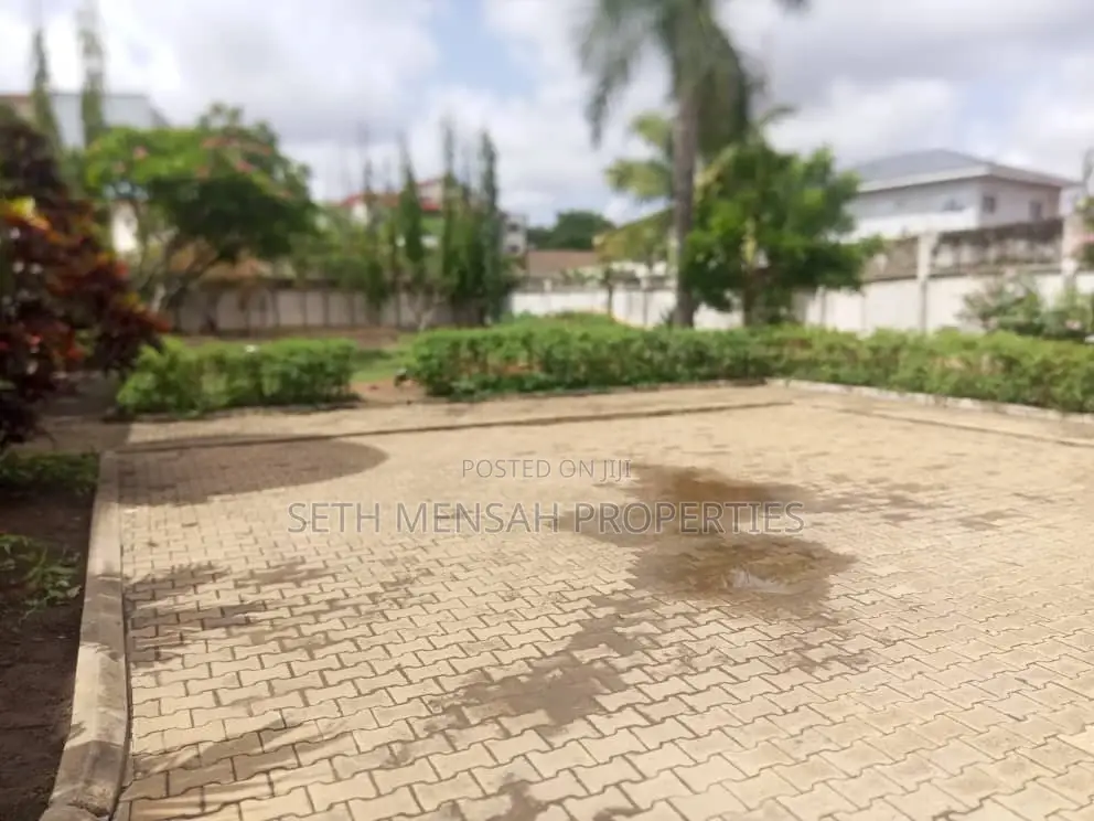 5bdrm House in Seth, Prisons School Area for sale