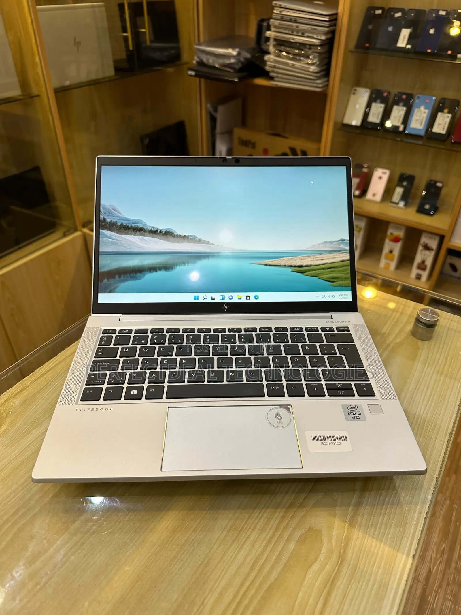 New Laptop HP EliteBook 830 G7 8GB Intel Core i5 SSD 256GB