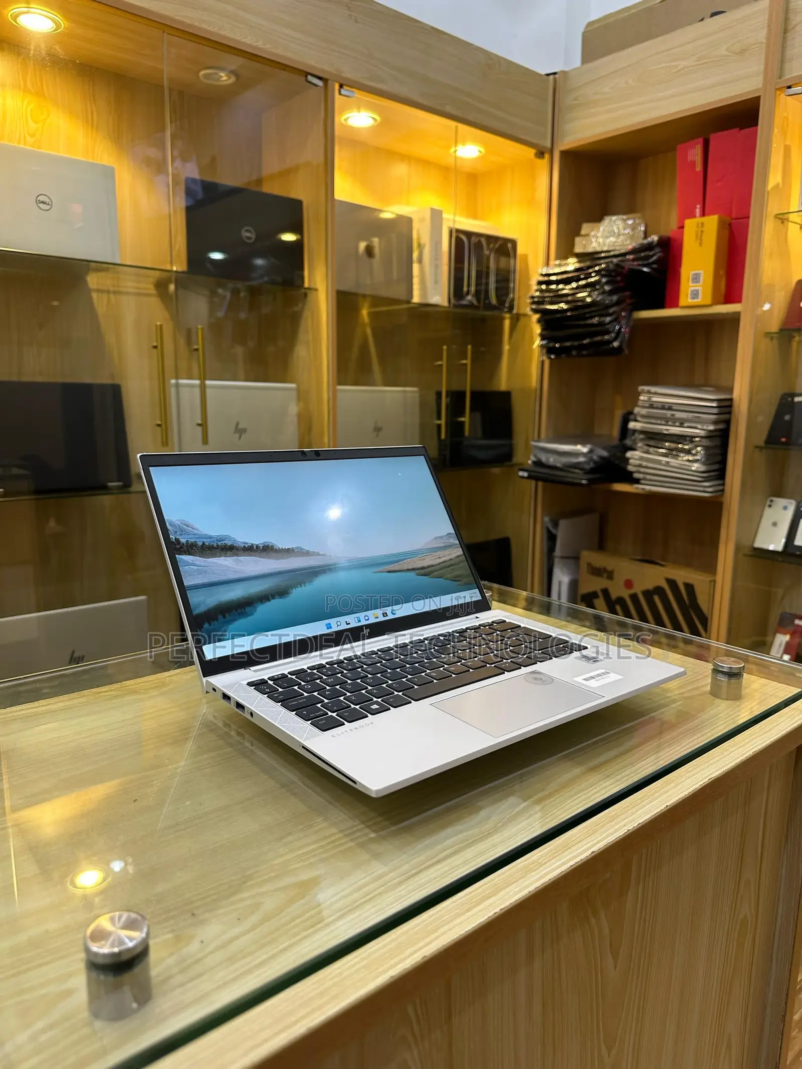 New Laptop HP EliteBook 830 G7 8GB Intel Core i5 SSD 256GB