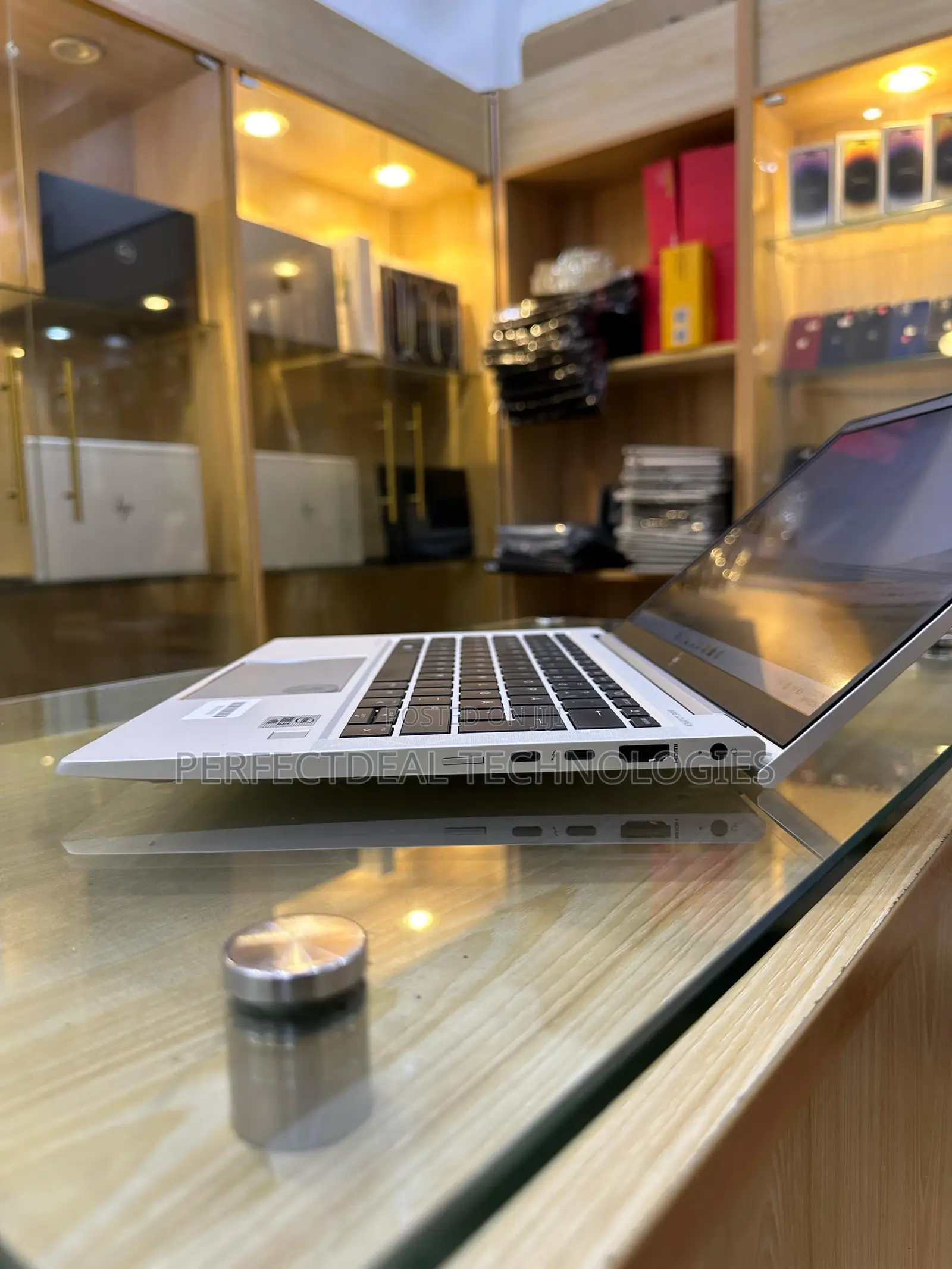 New Laptop HP EliteBook 830 G7 8GB Intel Core i5 SSD 256GB