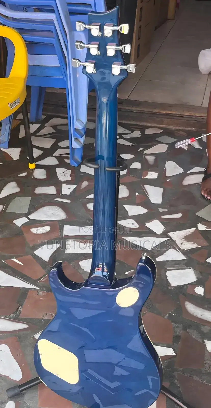 Givson Lead Guitar With Bag