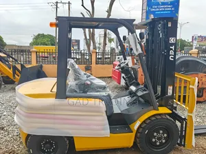 Teu Brandnew Forklift Isuzu Engine Shimadzu Hydraulic