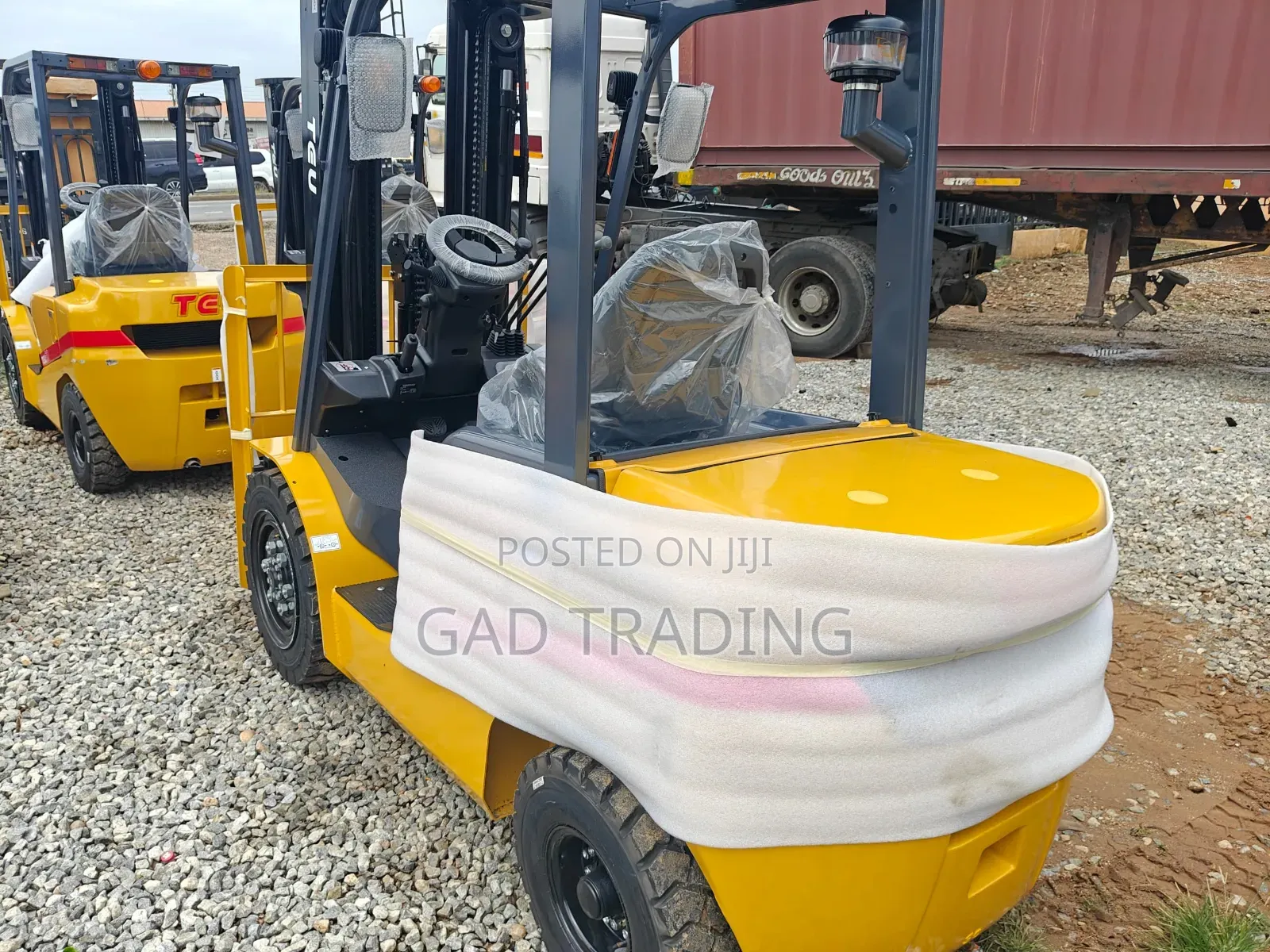 Teu Brandnew Forklift Isuzu Engine Shimadzu Hydraulic