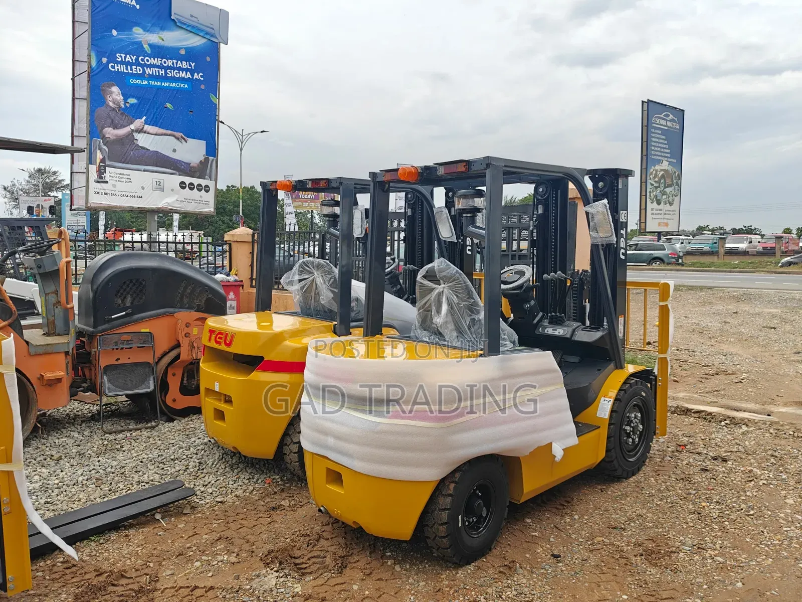 Teu Brandnew Forklift Isuzu Engine Shimadzu Hydraulic