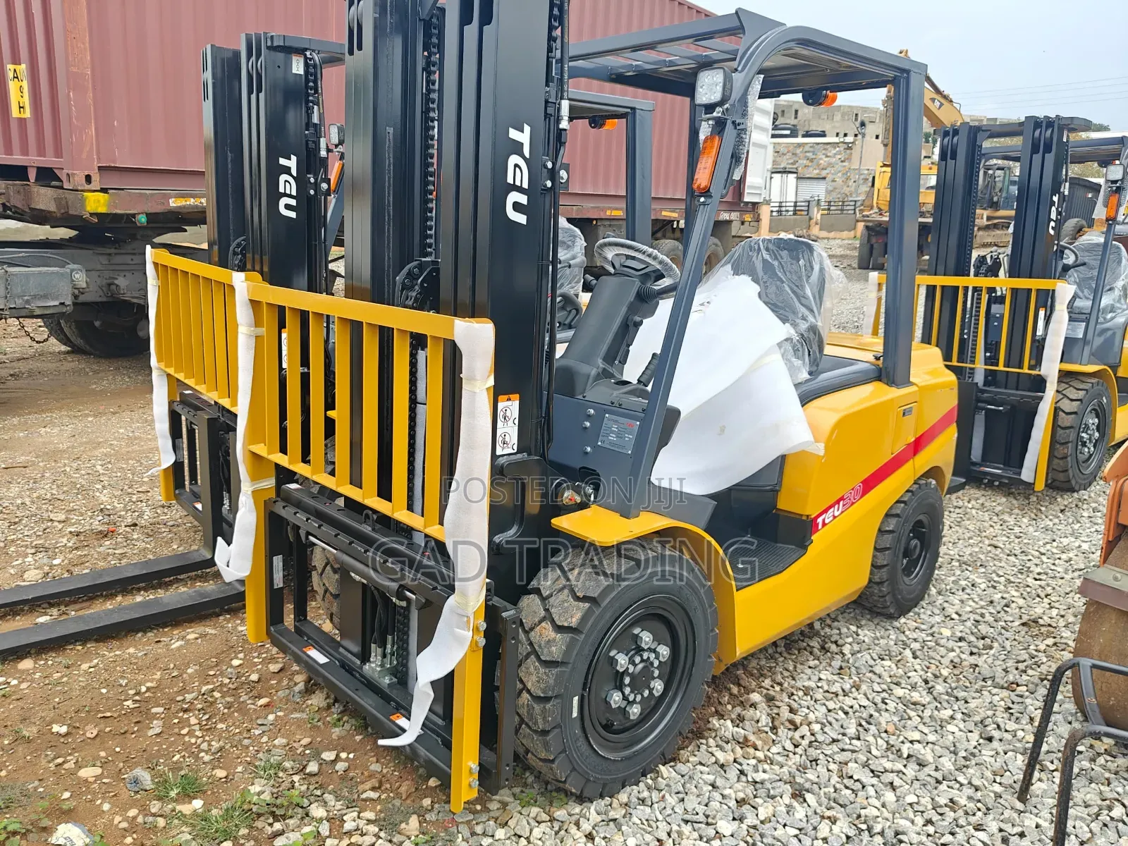 Teu Brandnew Forklift Isuzu Engine Shimadzu Hydraulic