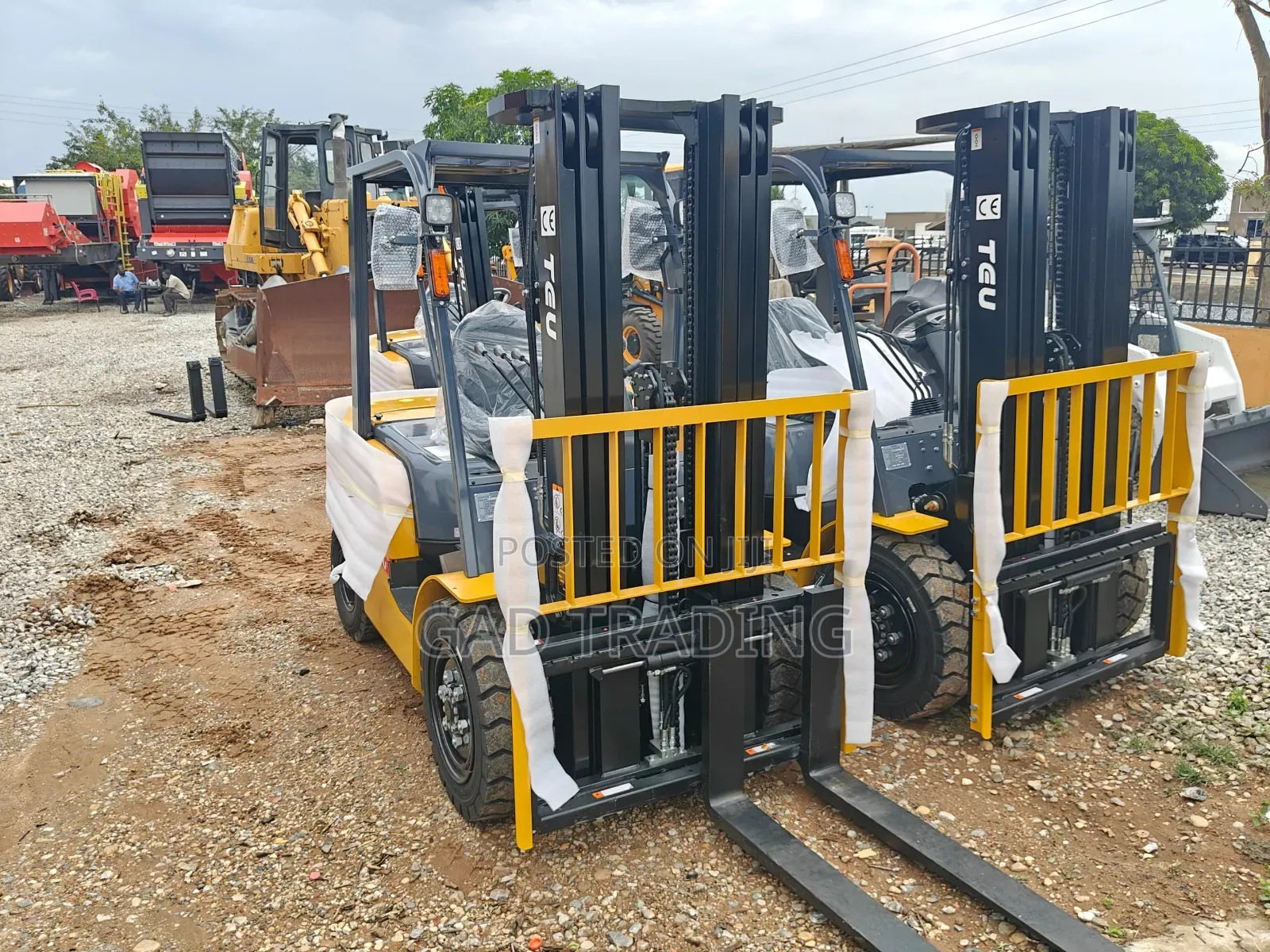 Teu Brandnew Forklift Isuzu Engine Shimadzu Hydraulic