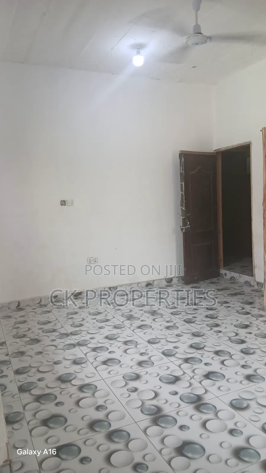 Mini Flat in Franco Estate, Dome for rent