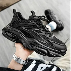 Modern Edge Fresh Design Men's Casual
Sneakers - Black