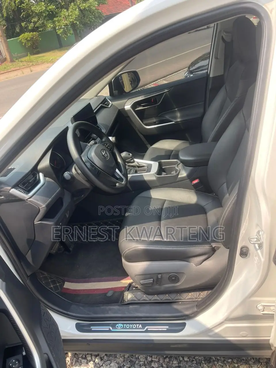 Toyota RAV4 2024 White