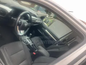 Toyota Hilux 2016 Silver