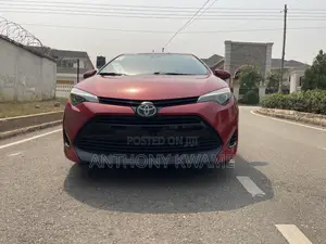 Toyota Corolla 2016 Red