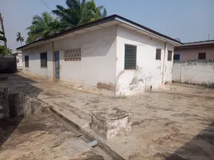 8bdrm House in Opposite Gloryland, Darkuman for rent