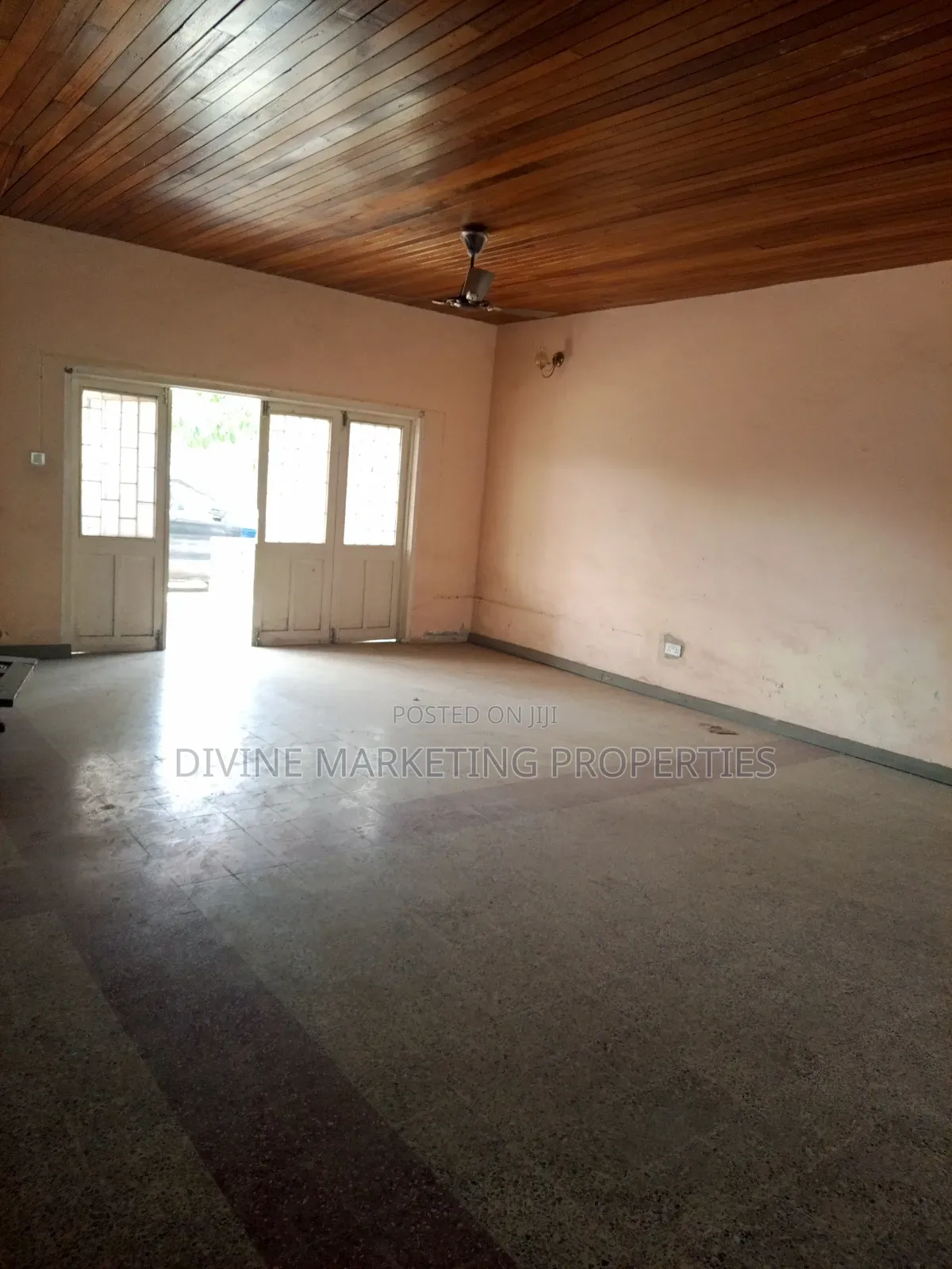 8bdrm House in Opposite Gloryland, Darkuman for rent