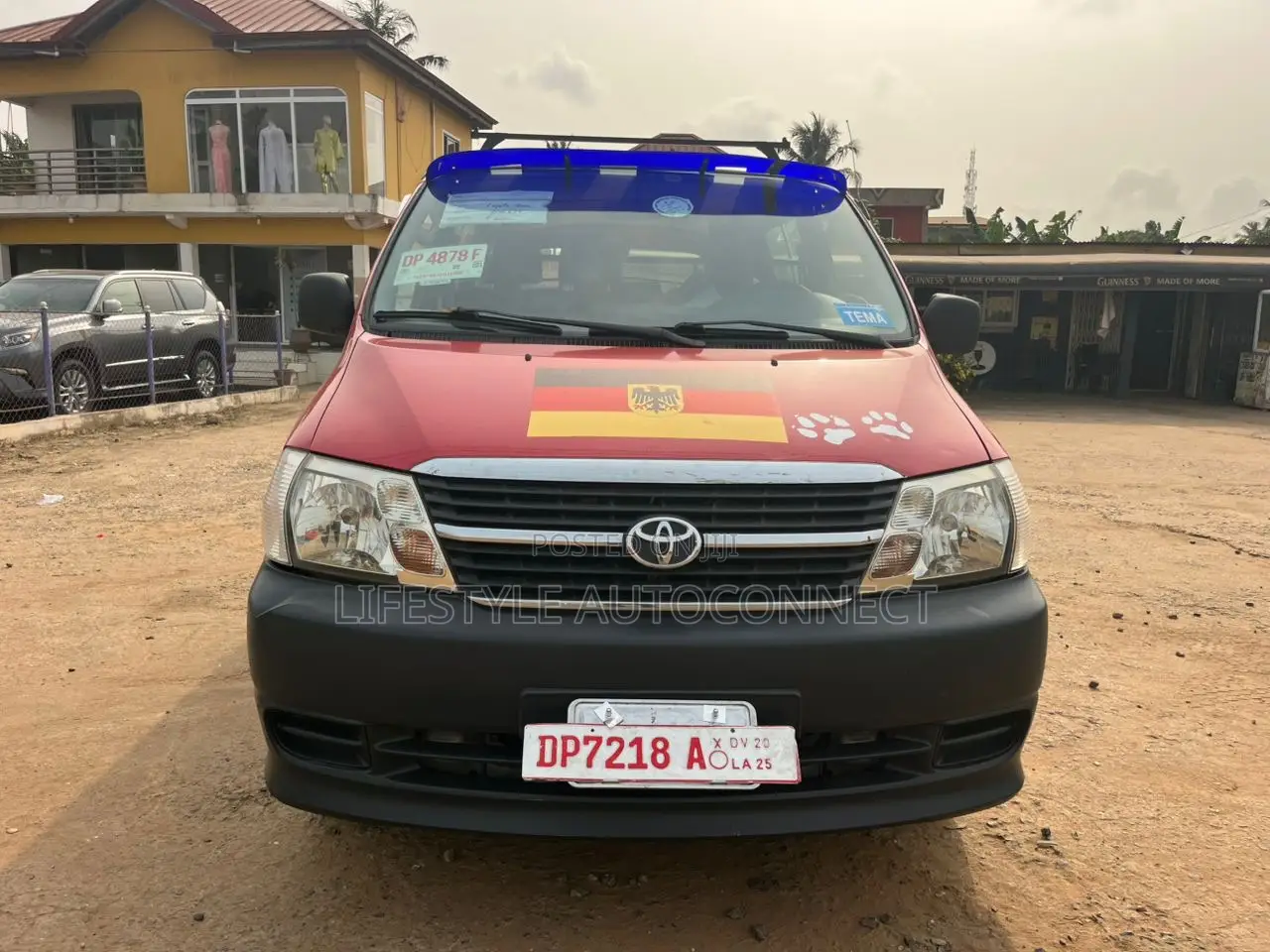 Toyota HiAce 2013 Red