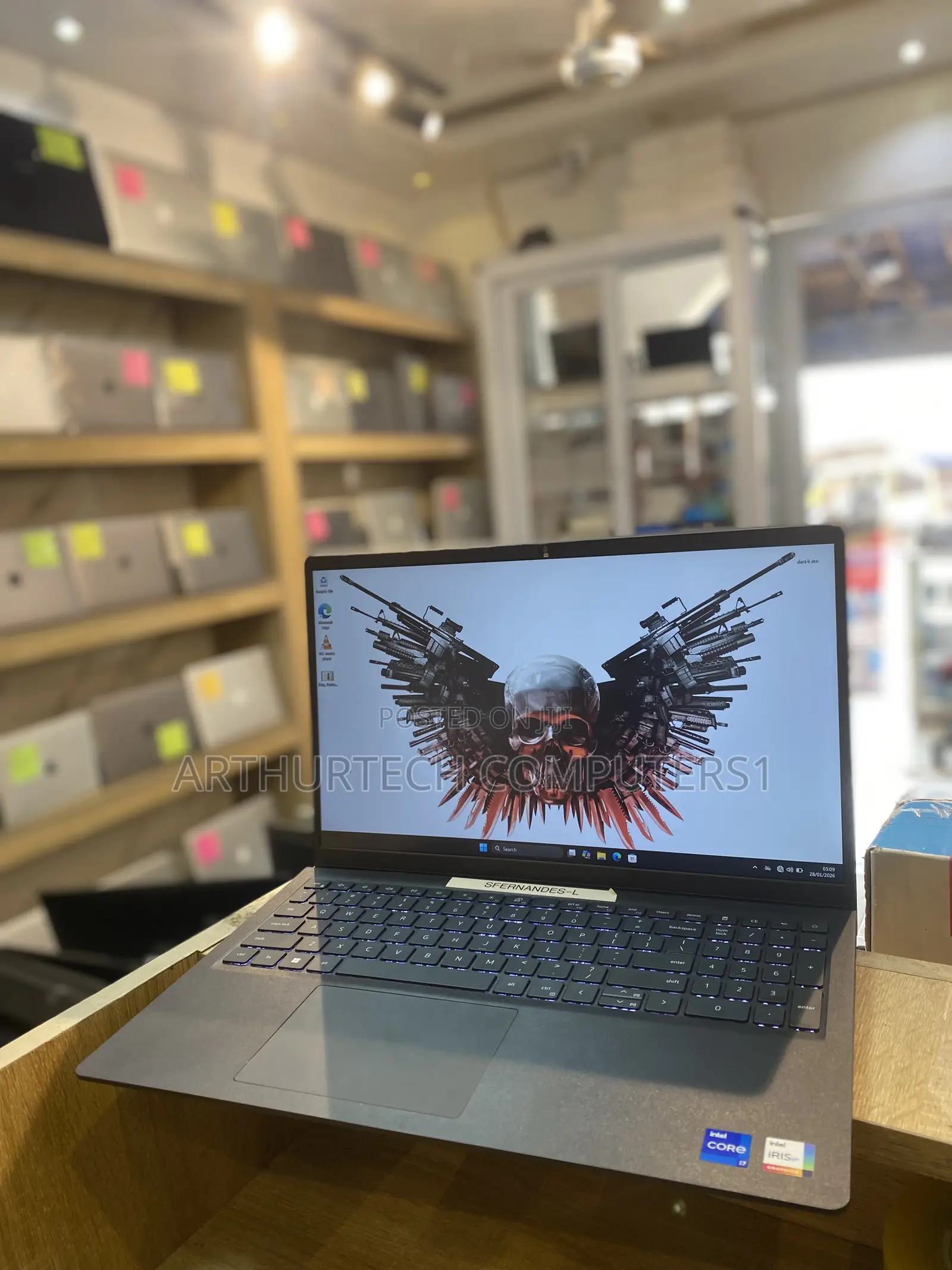 Laptop Dell Vostro 3520 16GB Intel Core i7 SSD 512GB