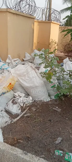 Manure. Natural Chicken Fertilizer for Crops. Organic Compost .