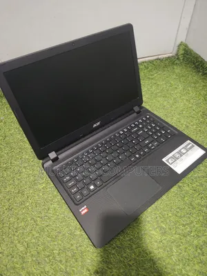Laptop Acer Aspire ES1-433G 8GB AMD A8 HDD 500GB