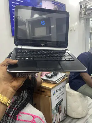 Laptop HP 215 G1 4GB AMD A6 HDD 320GB