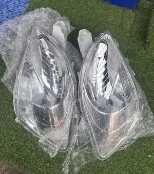 Toyota Belta 2007 2008 2009 2010 2011 Headlight