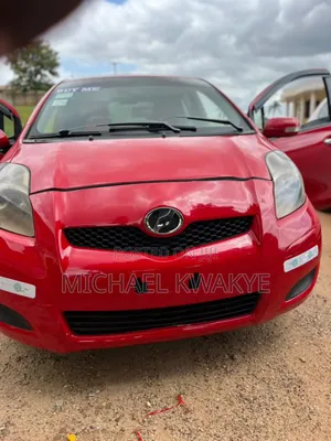 Toyota Vitz 1.3 AWD 3dr 2010 Red