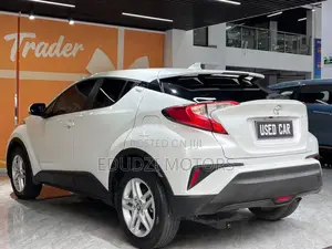Toyota C-HR Limited 2022 White