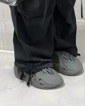 Yeezy Foam Runner Grey