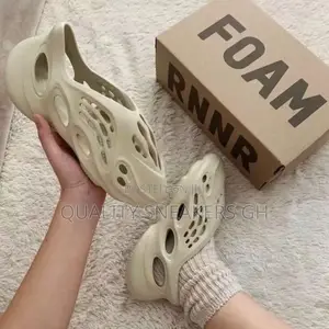 Yeezy Foam Runner Sand