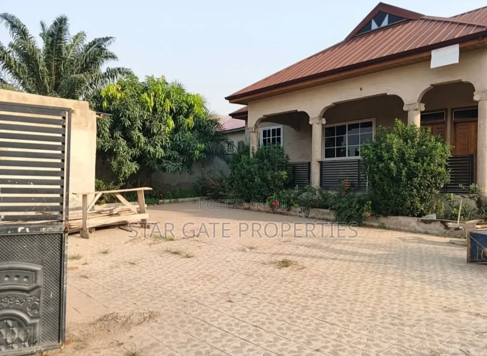 4bdrm House in Abuakwa, Kumasi Metropolitan for sale