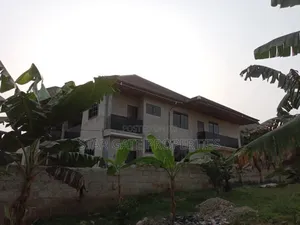 8bdrm House in Santasi Trede, Kumasi Metropolitan for sale