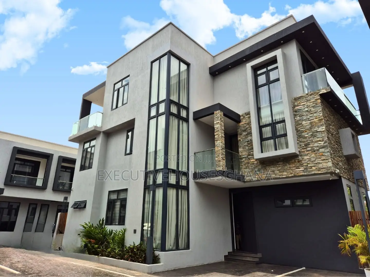 Furnished 4bdrm Townhouse / Terrace for rent