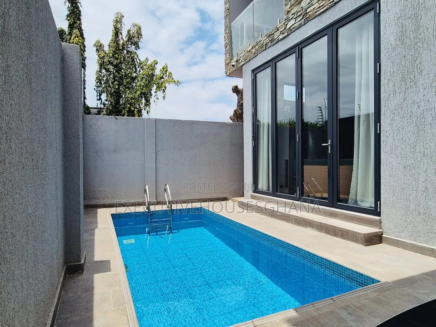 Furnished 4bdrm Townhouse / Terrace for rent