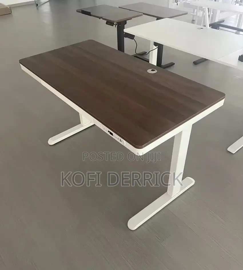 Electric Adjustable Height Desk (140 X 60)