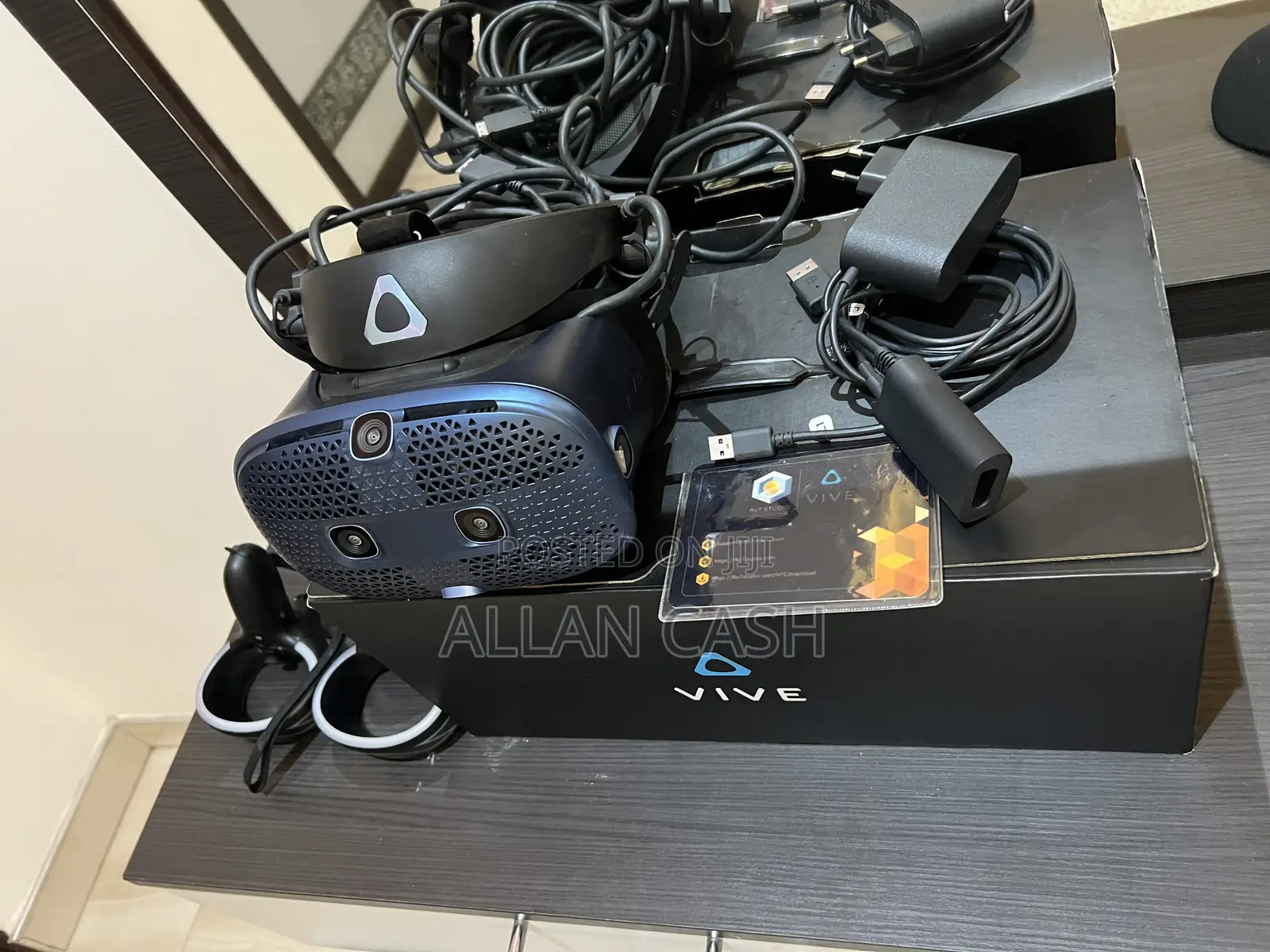 HTC Vive Cosmos Vr Headset-Open Box-Complete Set W/ Controllers Cables