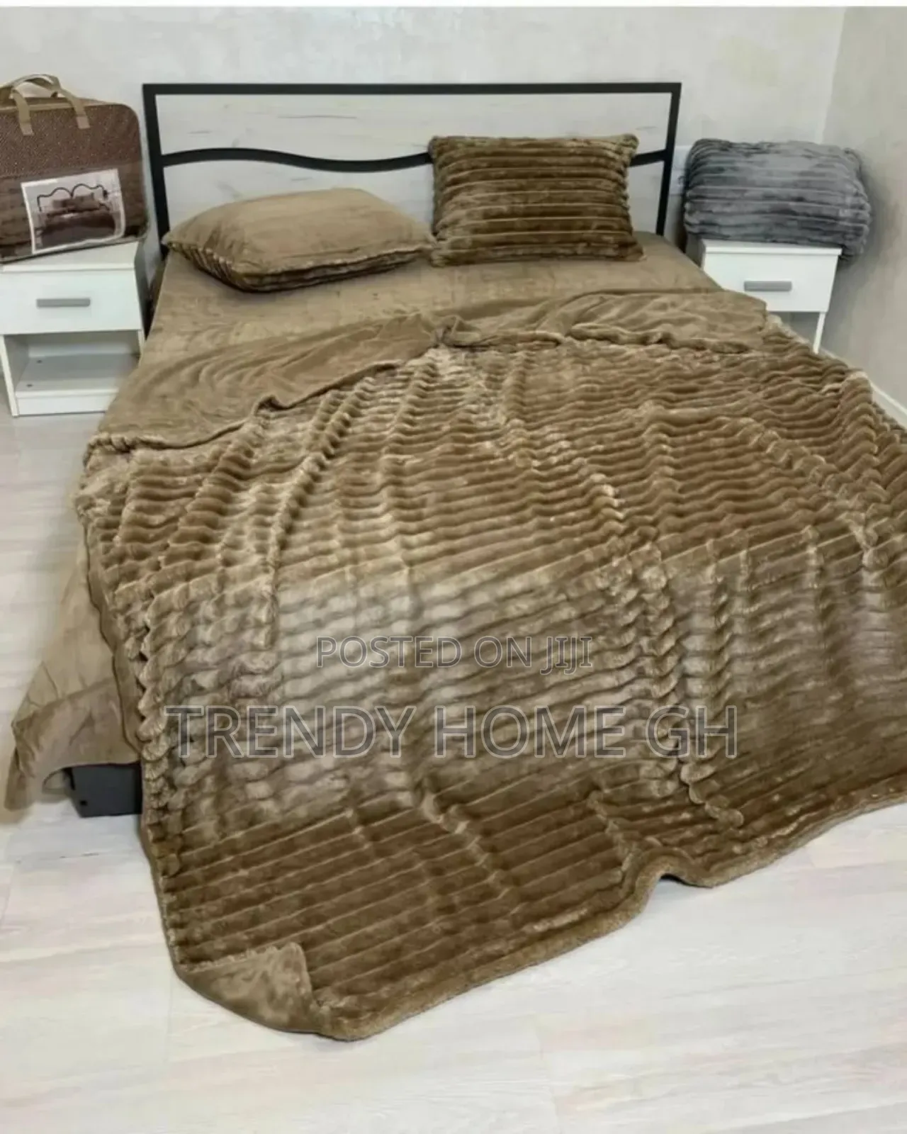 3 Pieces Fluffy Blankets Soft, Warm Comfortable