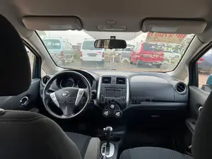 Nissan Versa 2017 Blue